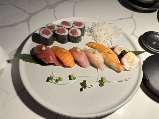 Oasis The Listening Bar by null