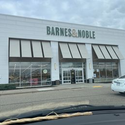 Exterior photo of Barnes & Noble - Woodbury, Minnesota Exterior photo of Barnes & Noble - Woodbury, Minnesota