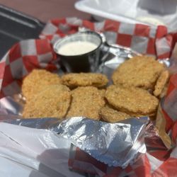 Randy's Roadhouse BBQ - Fried green tomato's basket