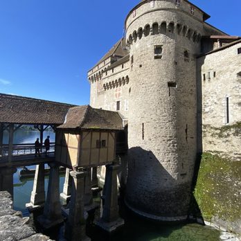 Château de Chillon - Chillon Castle - Landmarks & Historical Buildings Near Me - Veytaux, VD