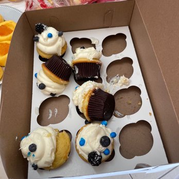 Sweet Galeanna - The nicely packaged cupcakes. - Bakeries Near Me - Houston, Texas Sweet Galeanna - The nicely packaged cupcakes. - Bakeries Near Me - Houston, Texas