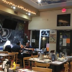 DeAngelo's Neapolitan Italian Eatery - Seating