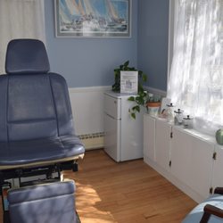 Purely Skin Aesthetics & Laser Center - Dr Ballentye, M.D., Aesthetic Medicine provider. Botos, Juvederm and other fillers. Purely Skin, 350 Cottage Road, South Port...