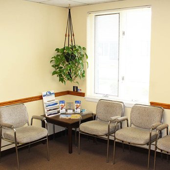 Glen Rock Chiropractic Center - Spacious waiting room, but don't expect to be there long because Dr. Czerminski values your time. - Chiropractors Near Me - Glen Rock, New Jersey Glen Rock Chiropractic Center - Spacious waiting room, but don't expect to be there long because Dr. Czerminski values your time. - Chiropractors Near Me - Glen Rock, New Jersey