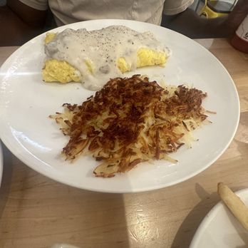 Eggsquisite Cafe - Rockwall - Biscuit & Gravy omelet hash brown - Breakfast & Brunch Near Me - Rockwall, Texas