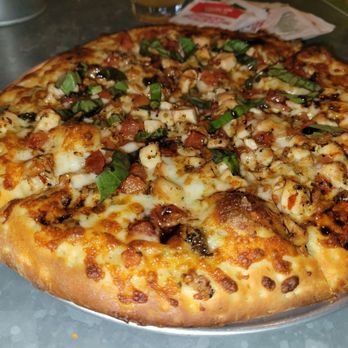 Pour House Pints And Pies - Chicken bruschetta pizza, pretty good. - Pizza Near Me - Austin, Texas Pour House Pints And Pies - Chicken bruschetta pizza, pretty good. - Pizza Near Me - Austin, Texas