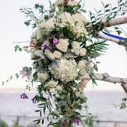 Chuppah Floral Decorations. Photo Courtesy of Lovely Valentine Photography. Chuppah Floral Decorations. Photo Courtesy of Lovely Valentine Photography.