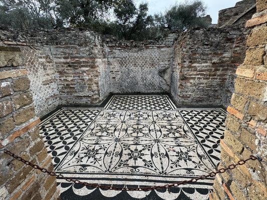 Hadrian's Villa by null