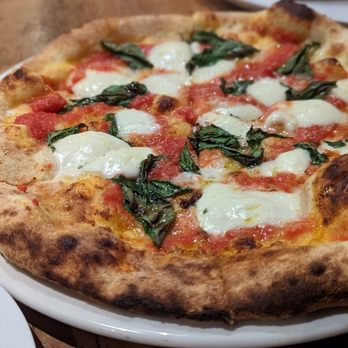 Piatti - Incredible margherita pizza - Italian Near Me - Sacramento, California
