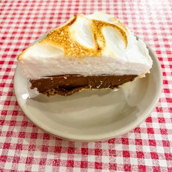 Bell Buckle Cafe - Chocolate meringue pie - American Near Me - Bell Buckle, Tennessee