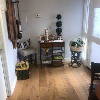 Ohana Studios - Back entrance near studio 4 - Musical Instruments & Teachers Near Me - Honolulu, Hawaii
