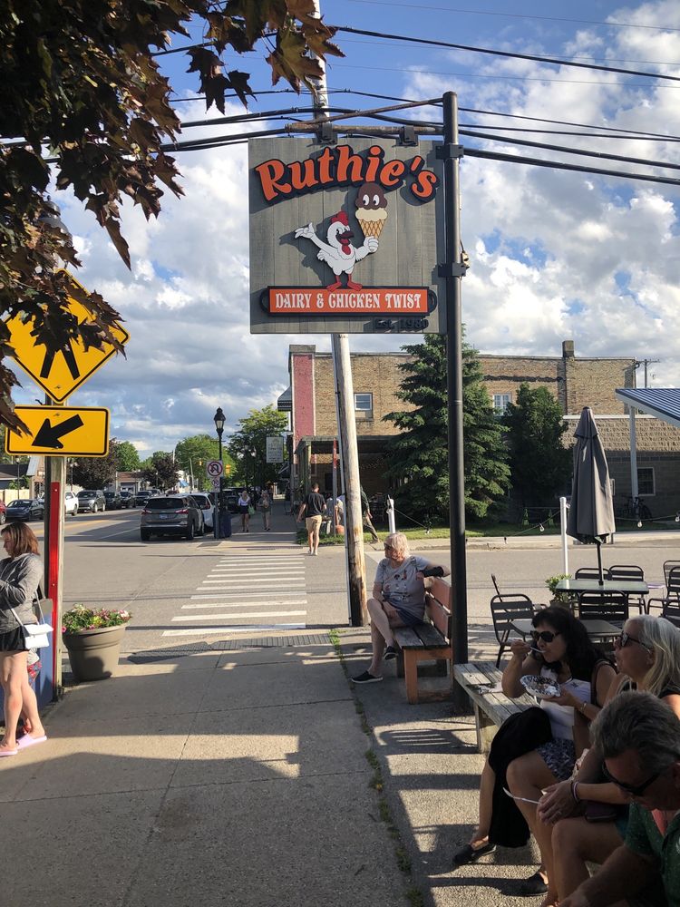 Ruthie's Chicken & Dairy Twist Logo
