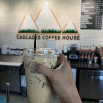 Cascades Coffee House - Breezy breve - Coffee & Tea Near Me - Roseburg, Oregon