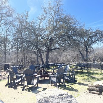 Arrowhead Creek Vineyards - Outdoor fire pit - Wine Tasting Room Near Me - Stonewall, Texas