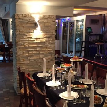 Trattoria Cinecita - a dining room with a bar - Italian Near Me - Montreal, Quebec Trattoria Cinecita - a dining room with a bar - Italian Near Me - Montreal, Quebec