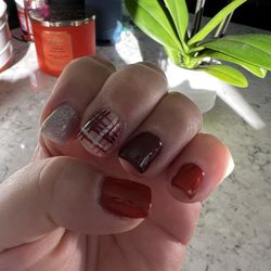 Annie Nails - Always creates beautiful nail designs that I love!