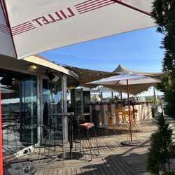 Galeries Lafayette - Exterior restaurant. Chill music