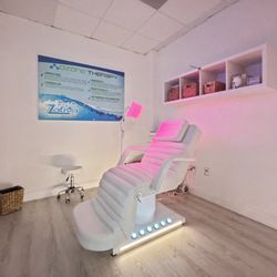 Zativa Life Health & Wellness - Coral Gables - Ozone therapy, red light and compression therapy relaxation room. Join us here for instant wellness optimization.