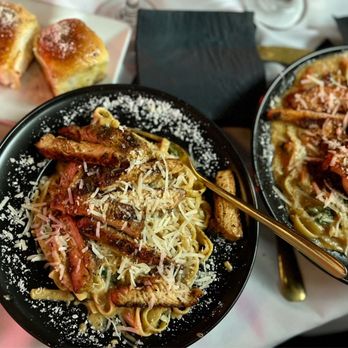 Chemistry - Pasta with chicken - Steakhouses Near Me - Chicago, Illinois Chemistry - Pasta with chicken - Steakhouses Near Me - Chicago, Illinois