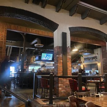 Uno Pizzeria & Grill - Pizza Near Me - Orlando, Florida