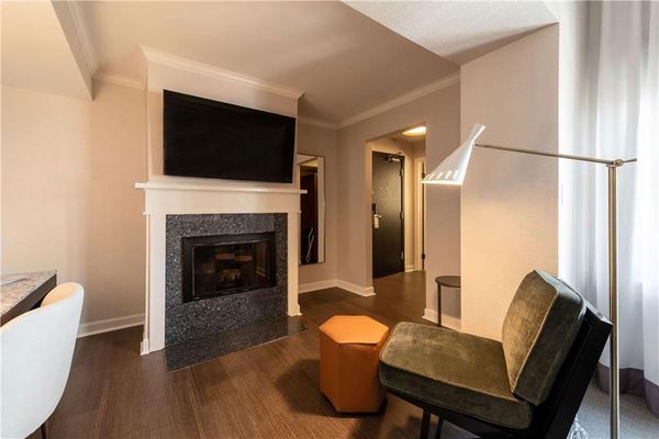 Claridge House Chicago, Tapestry Collection by Hilton by null