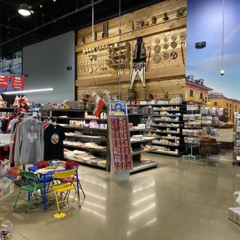 KD Market - a christmas tree in the background - Grocery Near Me - Mount Prospect, Illinois