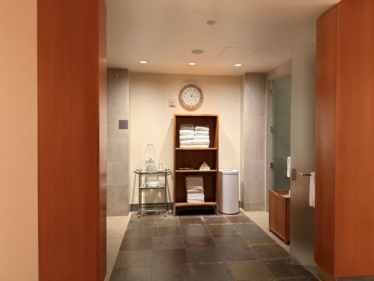 Four Seasons Hotel Silicon Valley at East Palo Alto by null