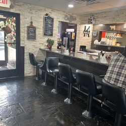 Berry & Butter Cafe - Bar/interior