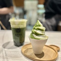 Maruwu Seicha - Matcha + Hokkaido Milk Swirl Soft Serve and Matcha Tea with Snow Top