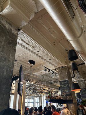 Central Kitchen + Bar by null