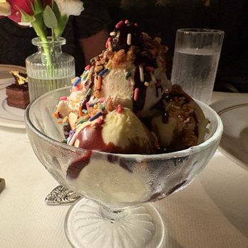 Mister Charles - Sundae - American Near Me - Dallas, Texas