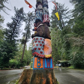Confusion Hill - Totem - Amusement Parks Near Me - Piercy, California