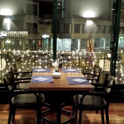 swan21 - Wintergarten mit Blick auf die Schwanenkreuzung. Gediegenes, kleinstädtisches Ambiente.