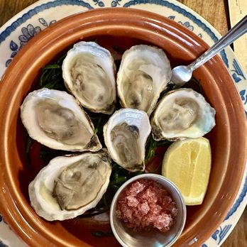 Chloe - Oysters for $2 during happy hour! These are Sweet Petites, from Massachusetts. - American Near Me - Minneapolis, Minnesota Chloe - Oysters for $2 during happy hour! These are Sweet Petites, from Massachusetts. - American Near Me - Minneapolis, Minnesota