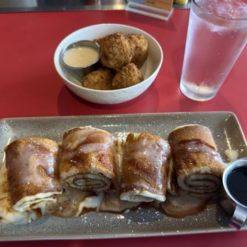 Early Bird Blackstone District - CINNAMON ROLL PANCAKES HASH HOLES - Breakfast & Brunch Near Me - Omaha, Nebraska