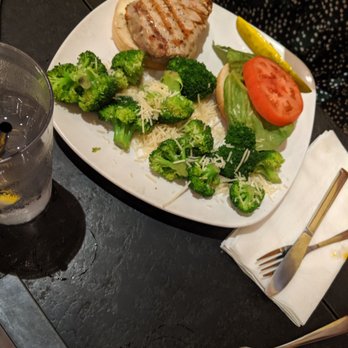 Rundown Cafe - Seared Ahi Tuna steak sandwich with veggies. Fresh and delicious even cooked rare! - Seafood Near Me - Kitty Hawk, North Carolina