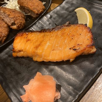 Mr Max - Salmon and peep the fried Kobe beef! - Sushi Bars Near Me - Irving, Texas