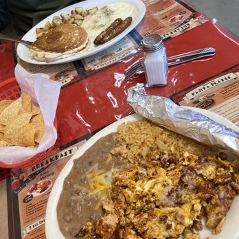 Sarita's Mexican Restaurant - Chorizo con Huevos - Mexican Near Me - Marina, California