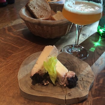 Tozi - A goats cheese with Nebbiolo grape salty and moorish - Italian Near Me - London, XGL