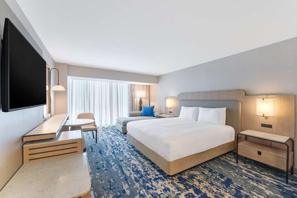 Hilton Anaheim by null