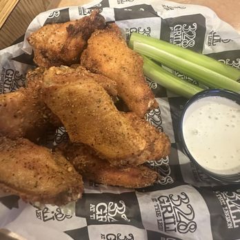 328 Grill - Chicken wings: 14 spice original dry rub $16 - Salad Near Me - Saint Paul Park, Minnesota 328 Grill - Chicken wings: 14 spice original dry rub $16 - Salad Near Me - Saint Paul Park, Minnesota