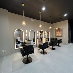 Liana Hair Salon - Hair styling stations
