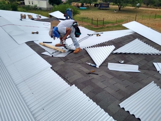 Guerra Roofing & Construction Logo