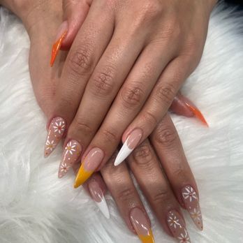 MOI Nails Studio - Nail Salons Near Me - Los Angeles, California