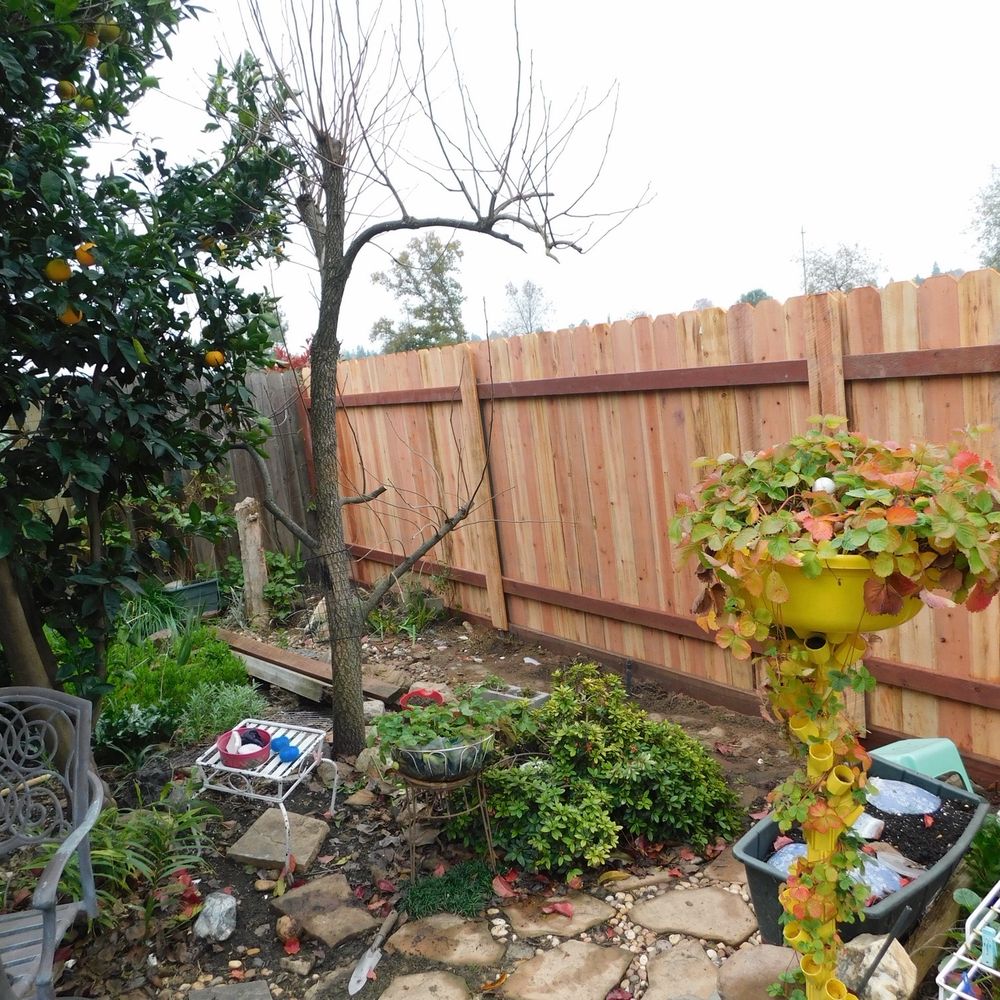 Dan's Construction Sacramento - Inside of fence - Fences & Gates Near Me - Elk Grove, California Dan's Construction Sacramento - Inside of fence - Fences & Gates Near Me - Elk Grove, California