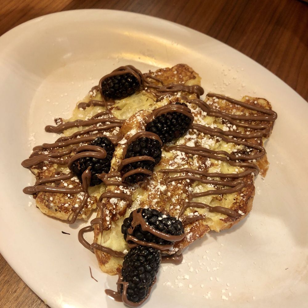 Nutella Cafe - French toast topped with blackberries - Desserts Near Me - Chicago, Illinois Nutella Cafe - French toast topped with blackberries - Desserts Near Me - Chicago, Illinois