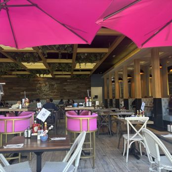 The Breakfast Club at Midtown - Inside view - New American Near Me - Mountain View, California