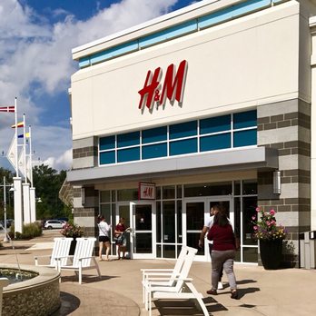 H&M - Men's Clothing Near Me - Oxon Hill, Maryland