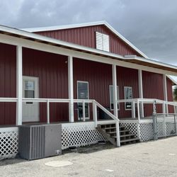 The Feed Store Antique and Collectibles Mall - Store front