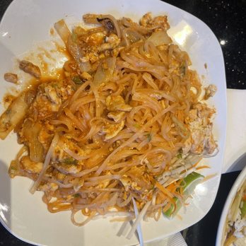Sakura Bistro - Pad Thai - Asian Fusion Near Me - Forest City, North Carolina